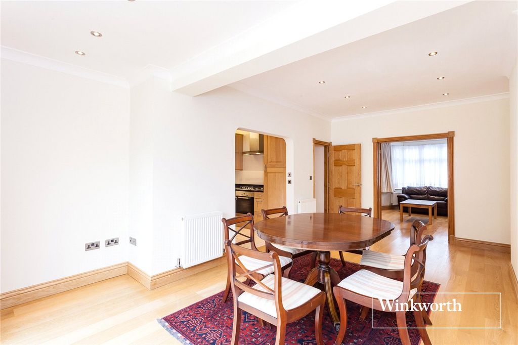 Property photo 3 of 13 Picture No. 17