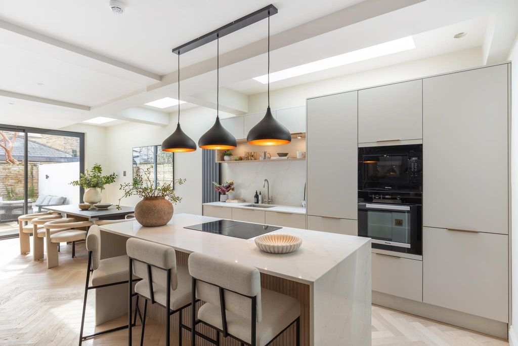 Property photo 1 of 16 Image