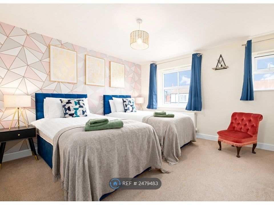 Property photo 2 of 33