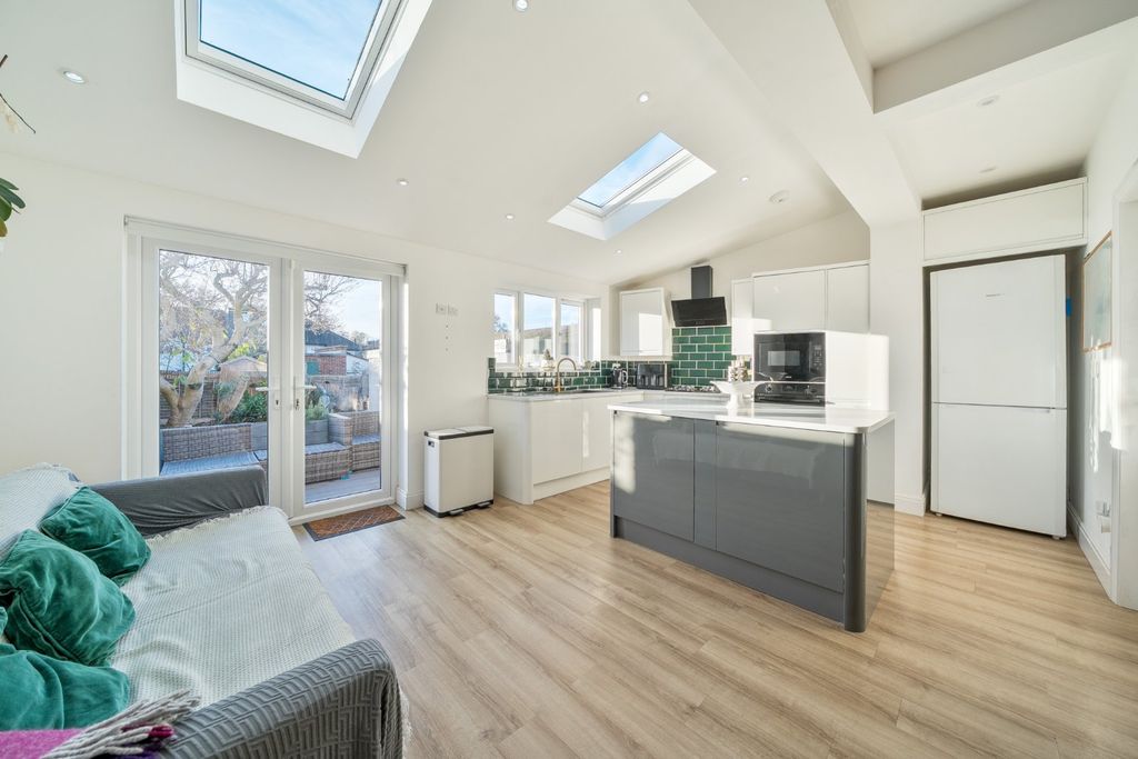 Property photo 3 of 16 Picture No. 07