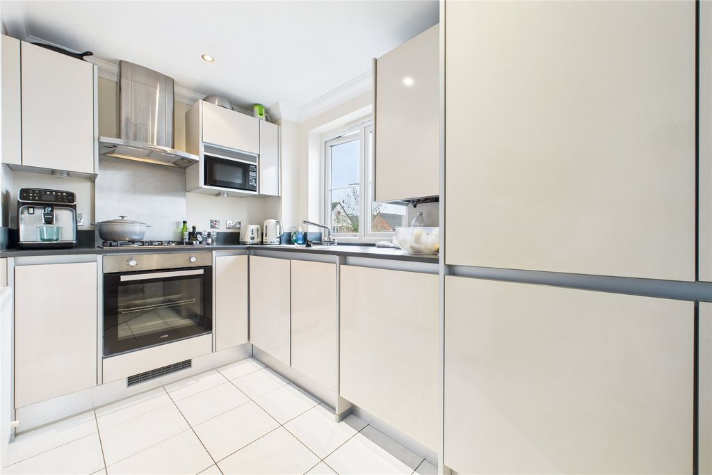 Property photo 2 of 11 Picture No. 17