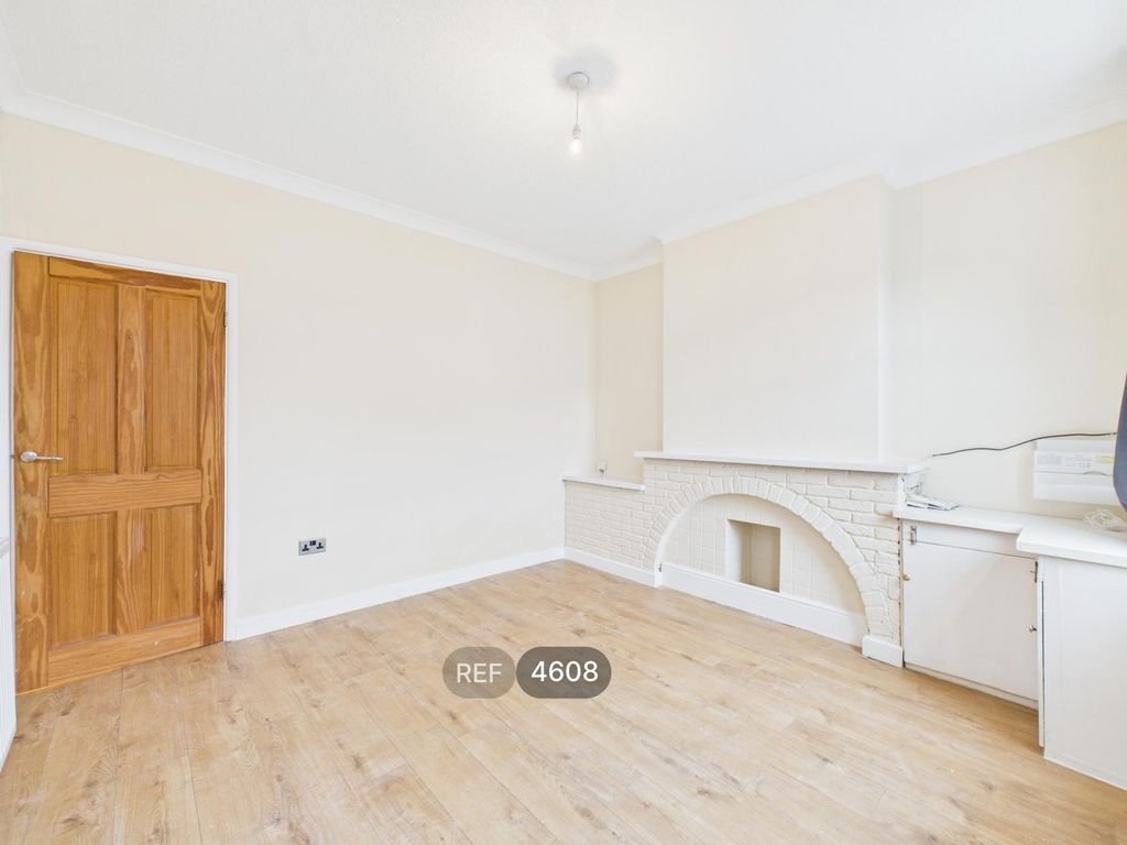 Property photo 3 of 14 Living Room