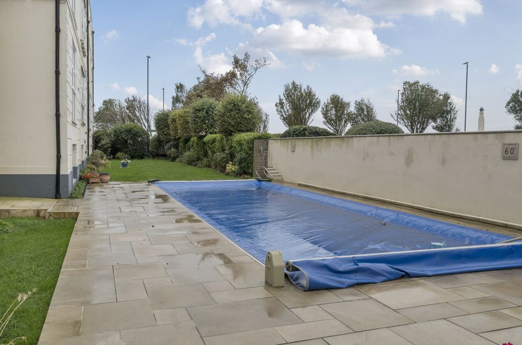 Property photo 2 of 17 1361791-27-68E638...