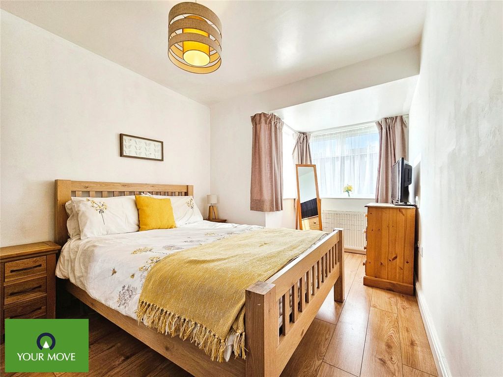 Property photo 3 of 10 Bedroom 1