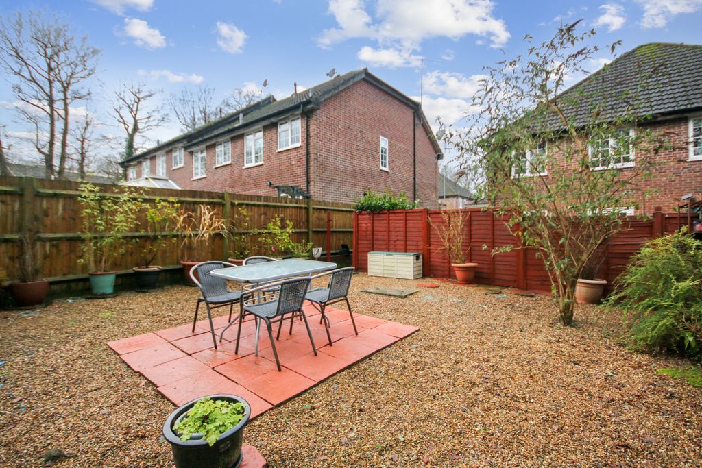 Additional image 10 of 1 bed maisonette for saleThe Dell, East Grinstead RH19