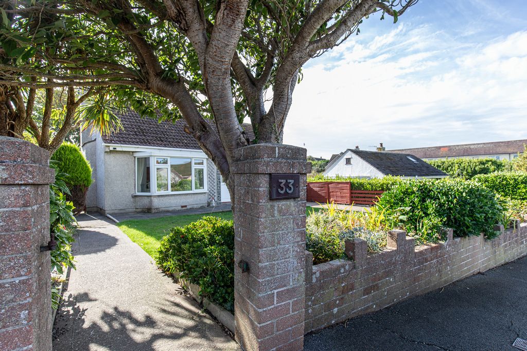 Property photo 2 of 32