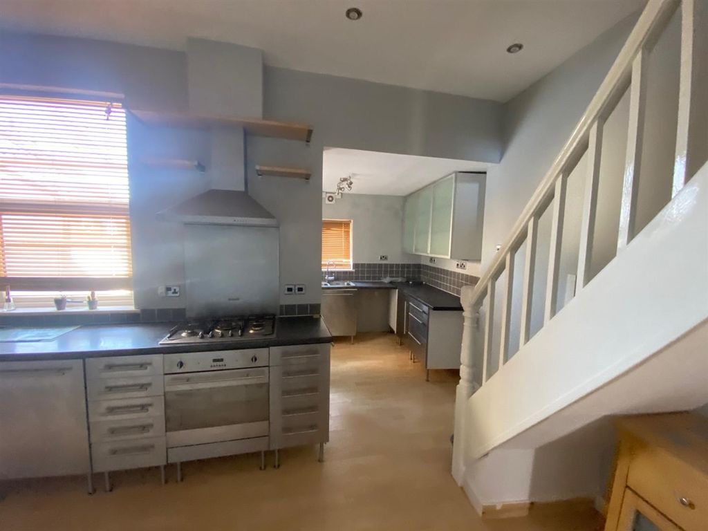 Property photo 3 of 10 4 Hin 7.Jpg