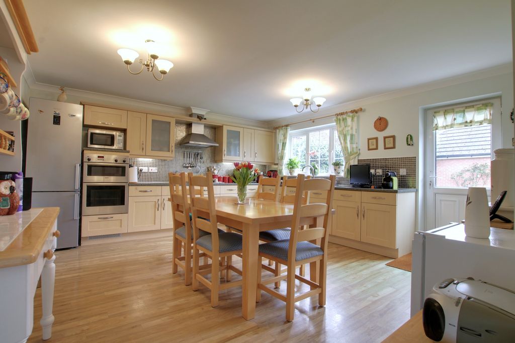 Property photo 2 of 19