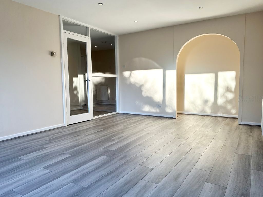 Property photo 3 of 9 Image00007.Jpeg