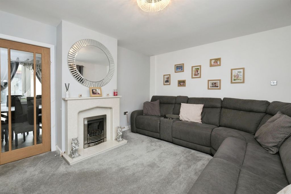 Property photo 3 of 24
