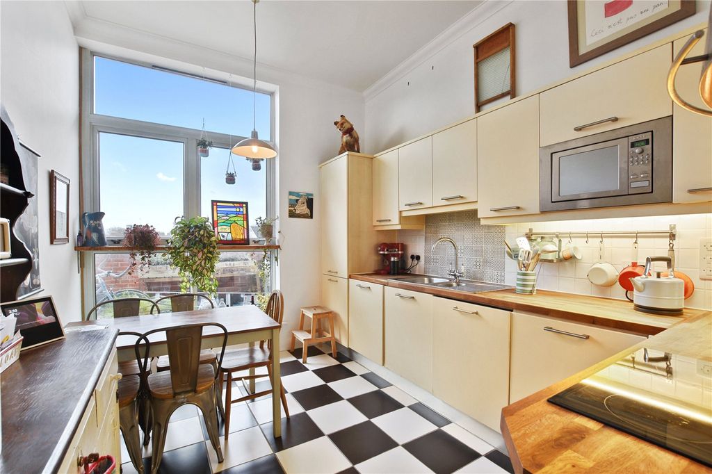 Property photo 2 of 6 Kitchen/Diner