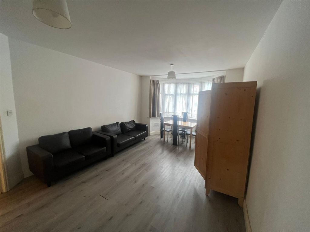 Property photo 3 of 10 Reception Room..Jpg