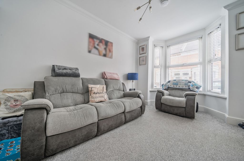Property photo 3 of 12 1350264-12-68c282...