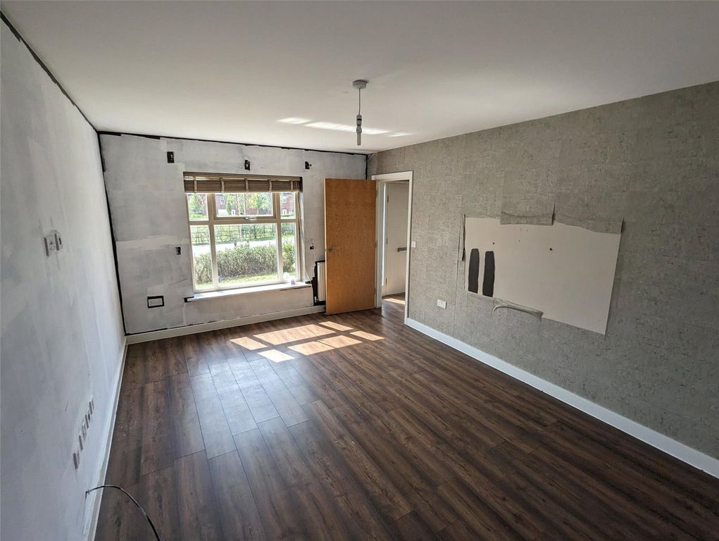 Property photo 2 of 23 Lounge