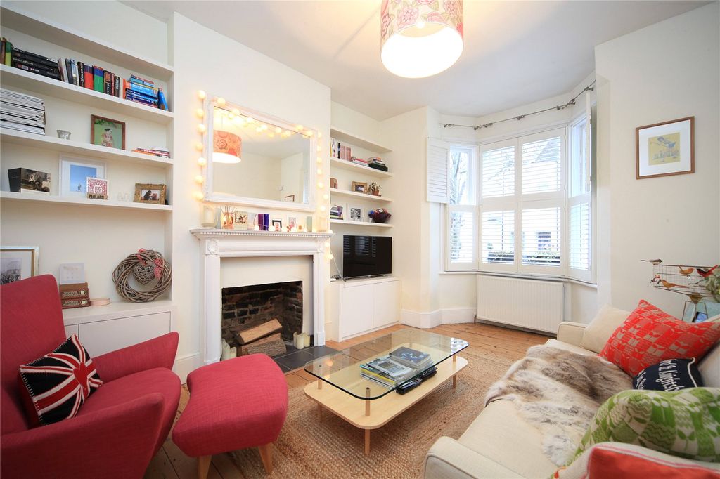 Property photo 3 of 12