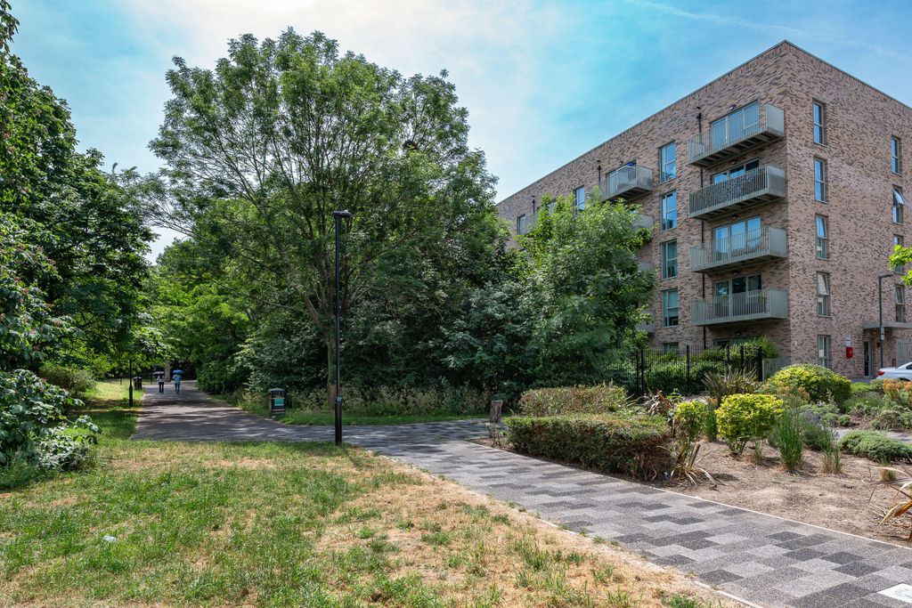Property photo 1 of 30