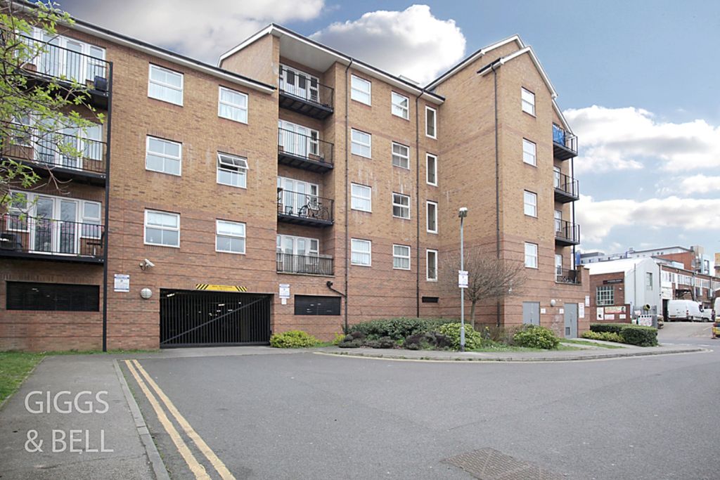 Property photo 1 of 13 3054621