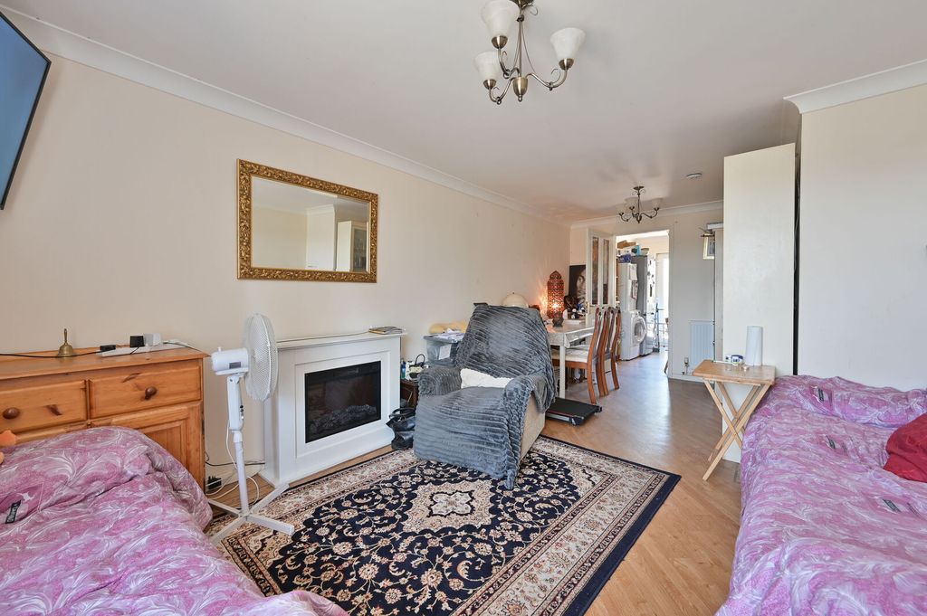 Property photo 2 of 19