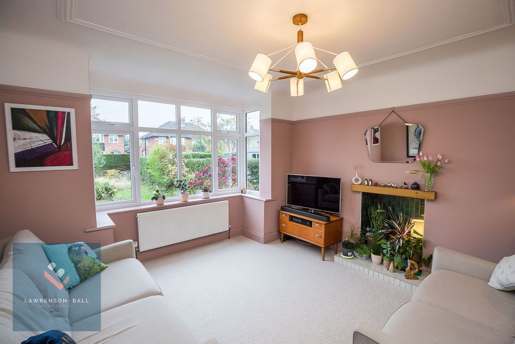 Property photo 3 of 21 Living Room