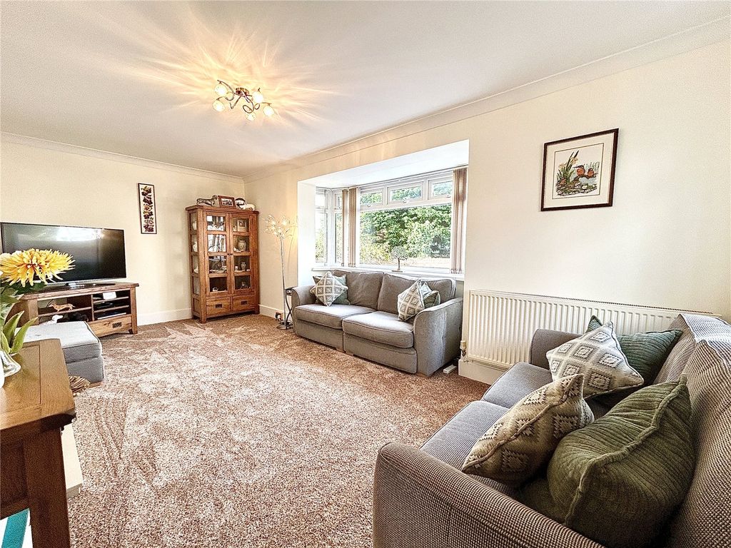 Property photo 2 of 27 Picture No. 50