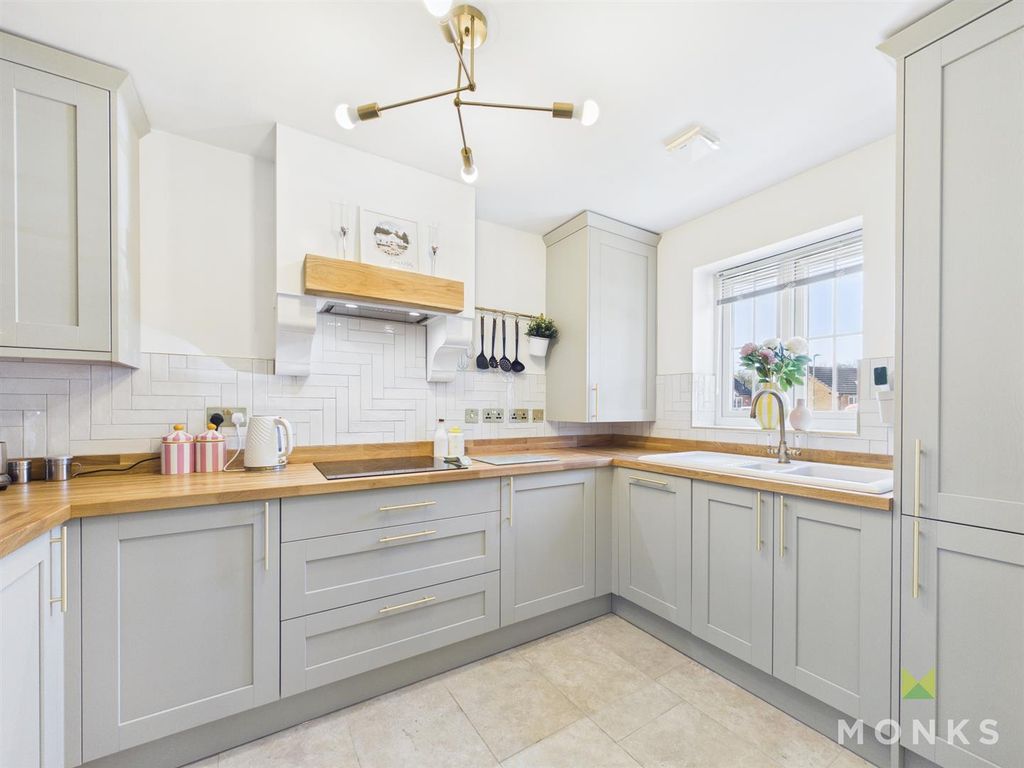 Property photo 3 of 19 Cam01420G0-Pr0873-Still003.Jpg