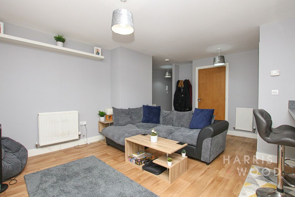 Property photo 3 of 11 4567492