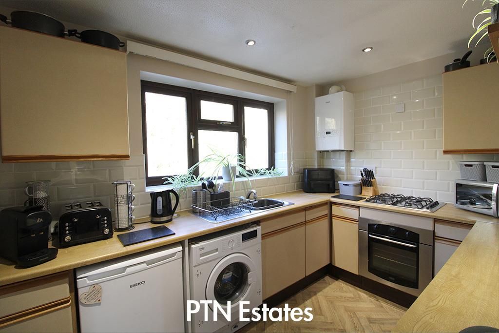 Property photo 3 of 8 Kitchen.Jpg