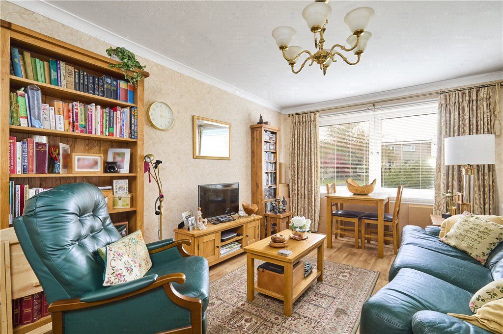 Property photo 2 of 7 Living Room