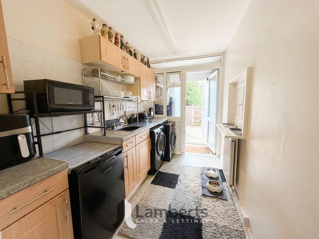 Property photo 3 of 13 Kitchen