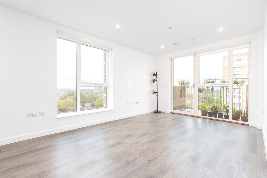 Property photo 1 of 11 Picture No. 15