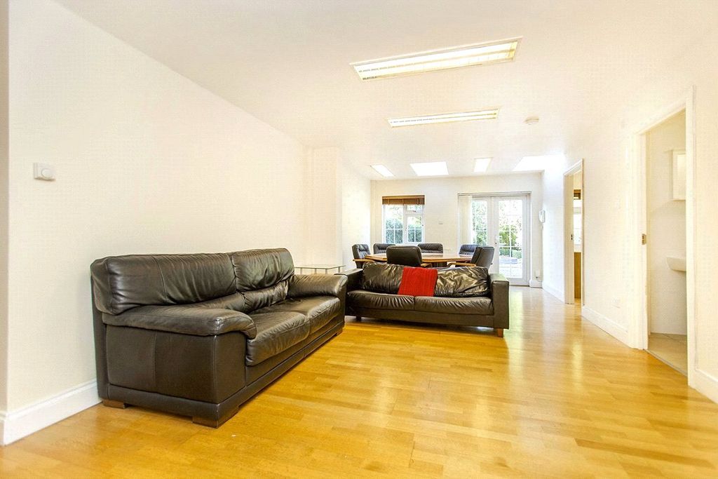 Property photo 3 of 17 Picture No. 03