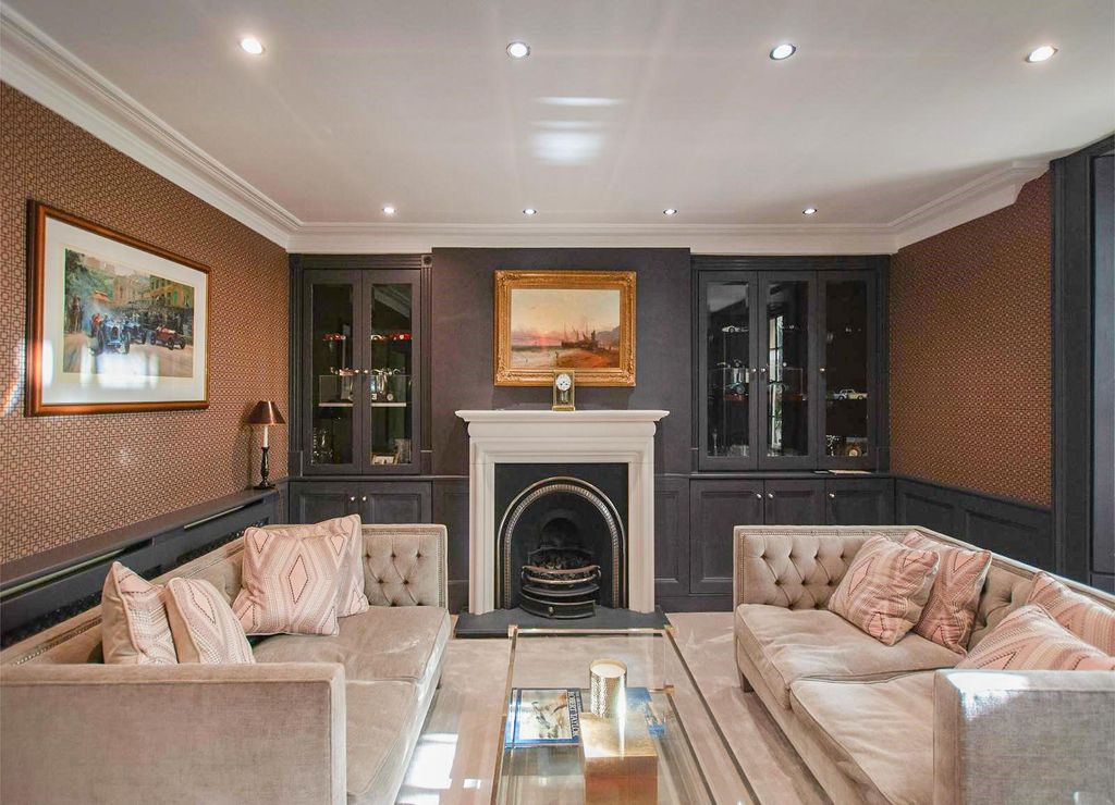 Property photo 3 of 17 Image