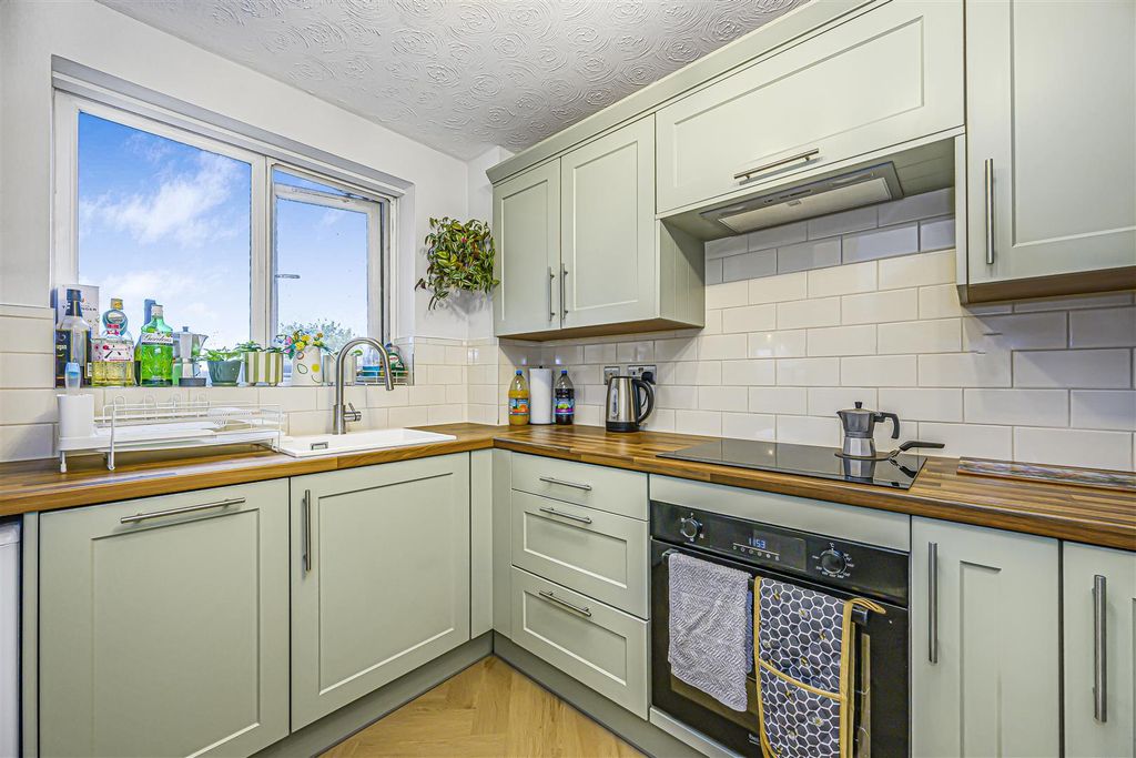 Property photo 2 of 15 50 Viking Place-12.Jpg