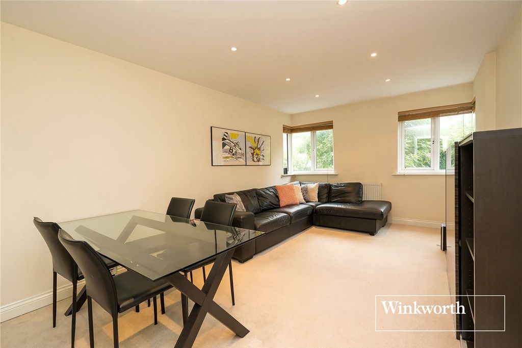 Property photo 2 of 14 Picture No. 16
