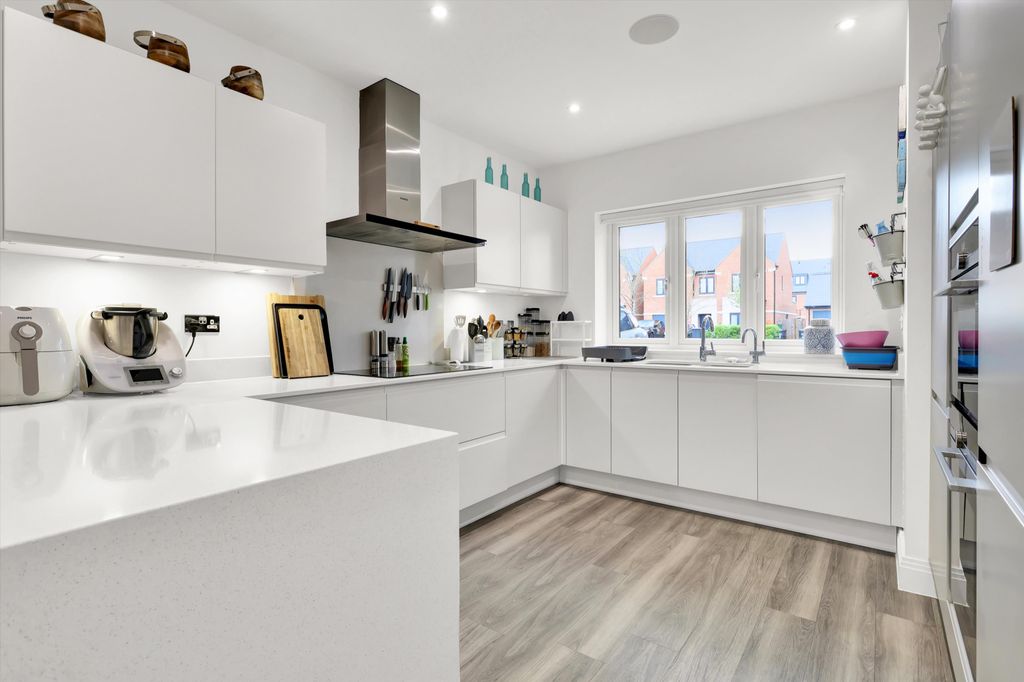 Property photo 2 of 14 Image