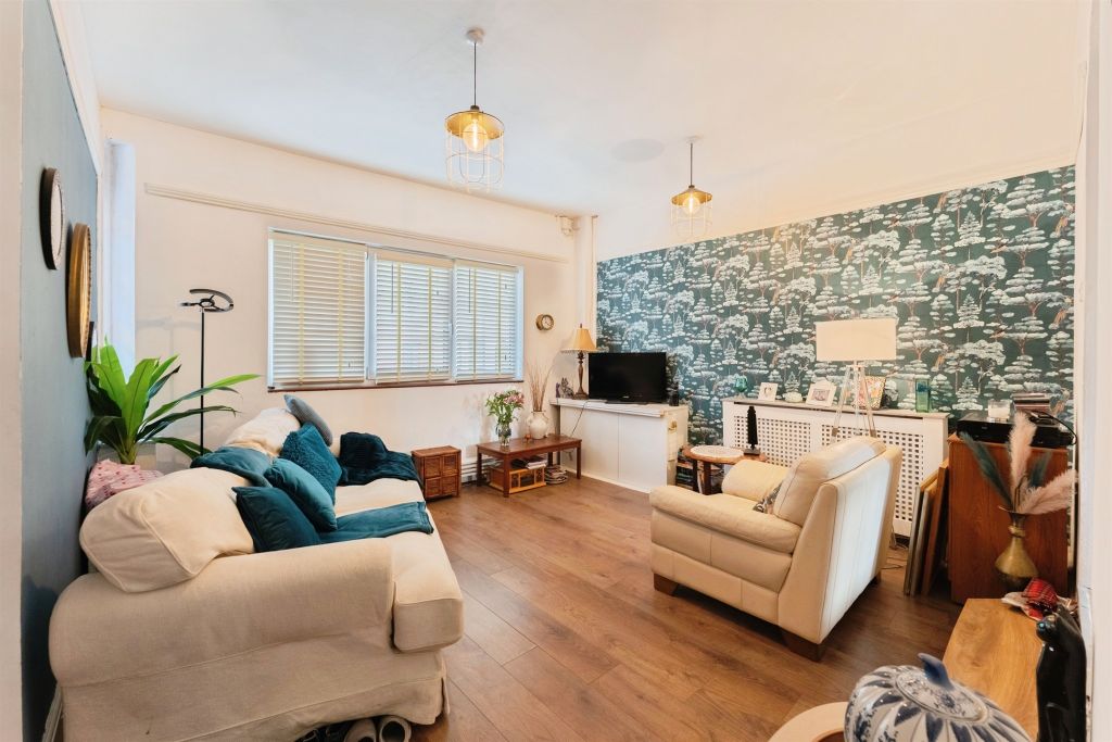 Property photo 3 of 19