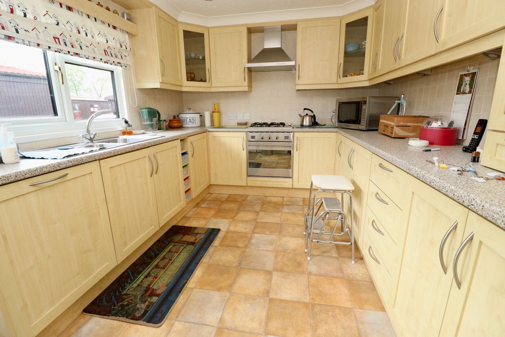 Property photo 2 of 19 Img_2377