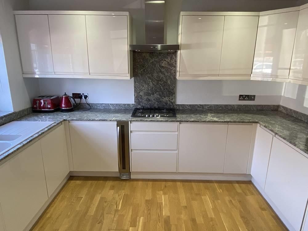 Property photo 3 of 12 Kitchen.Jpg