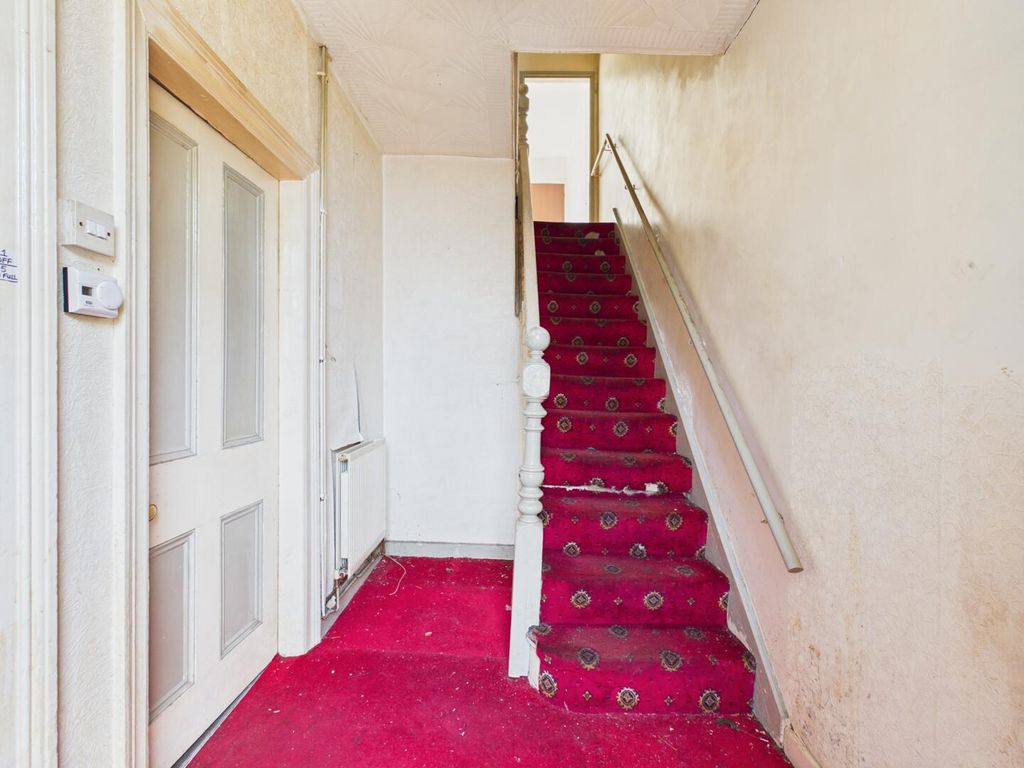 Property photo 2 of 13 Hallway