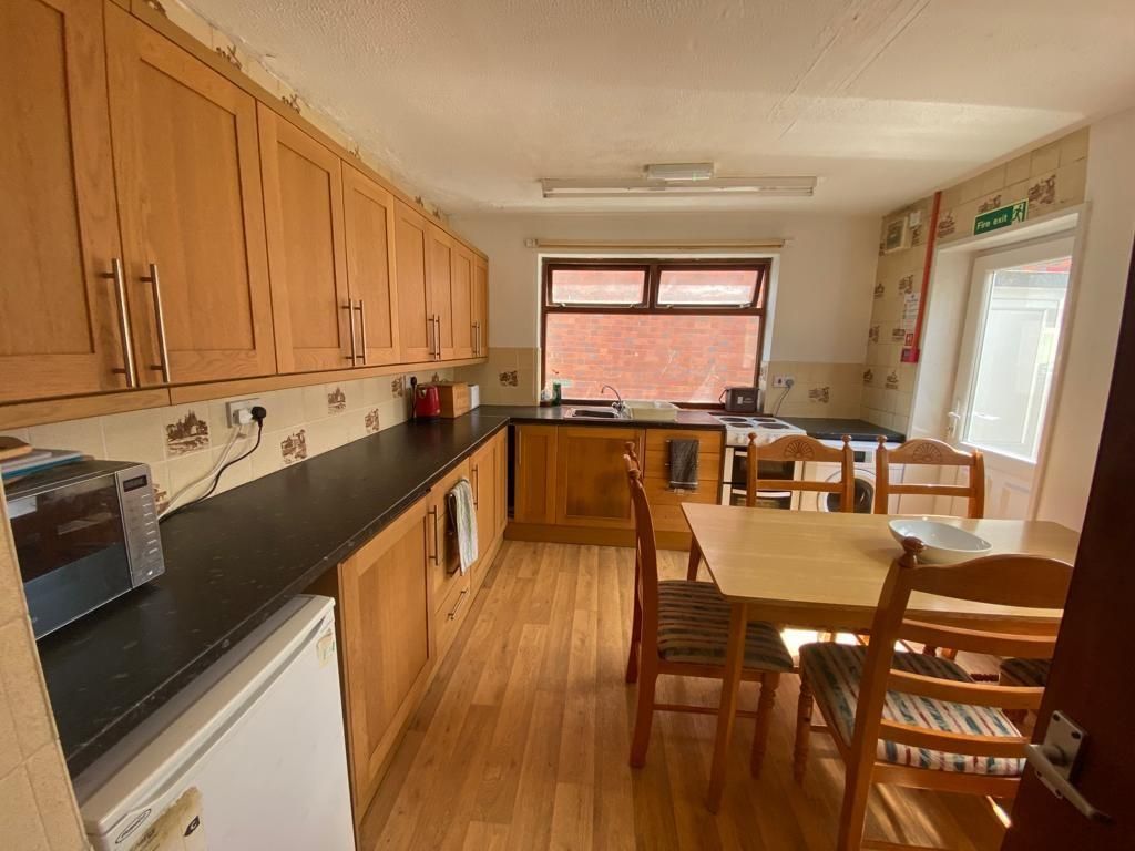 Property photo 2 of 10 Kitchen1.Jpg