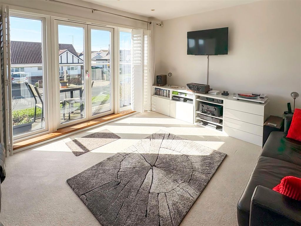 Property photo 3 of 14 Image00009.Jpg