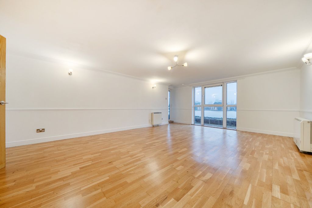 Property photo 3 of 16 4877696