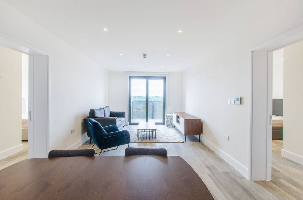 Property photo 2 of 18