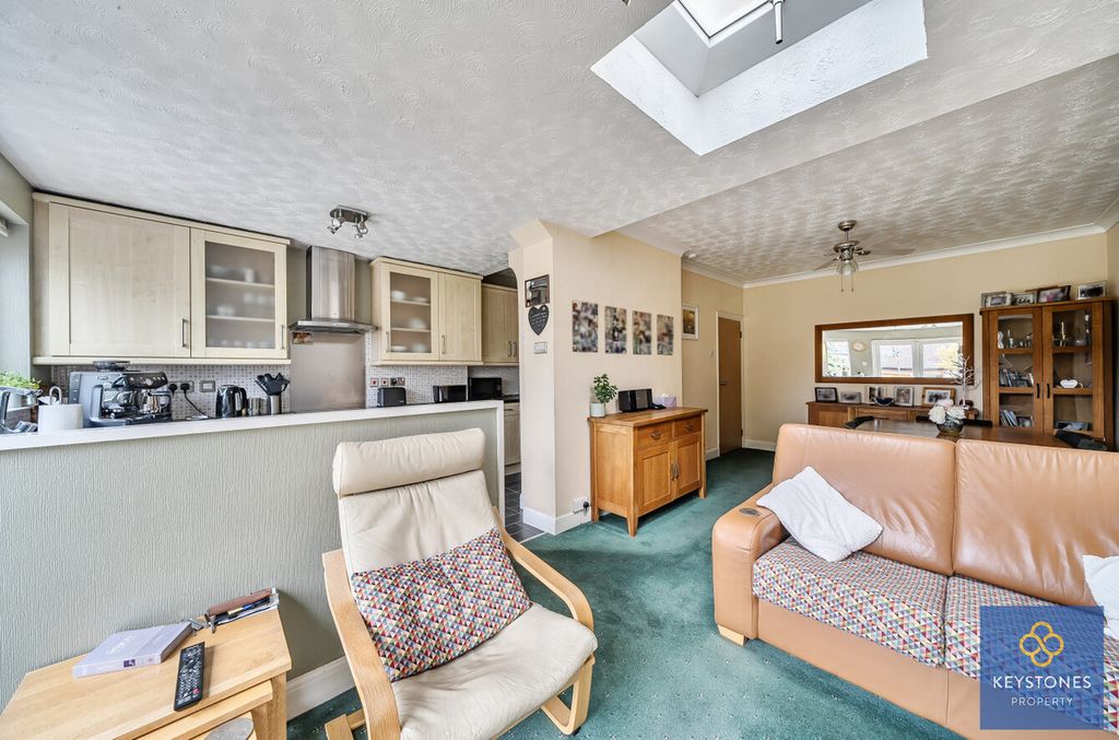 Property photo 3 of 21