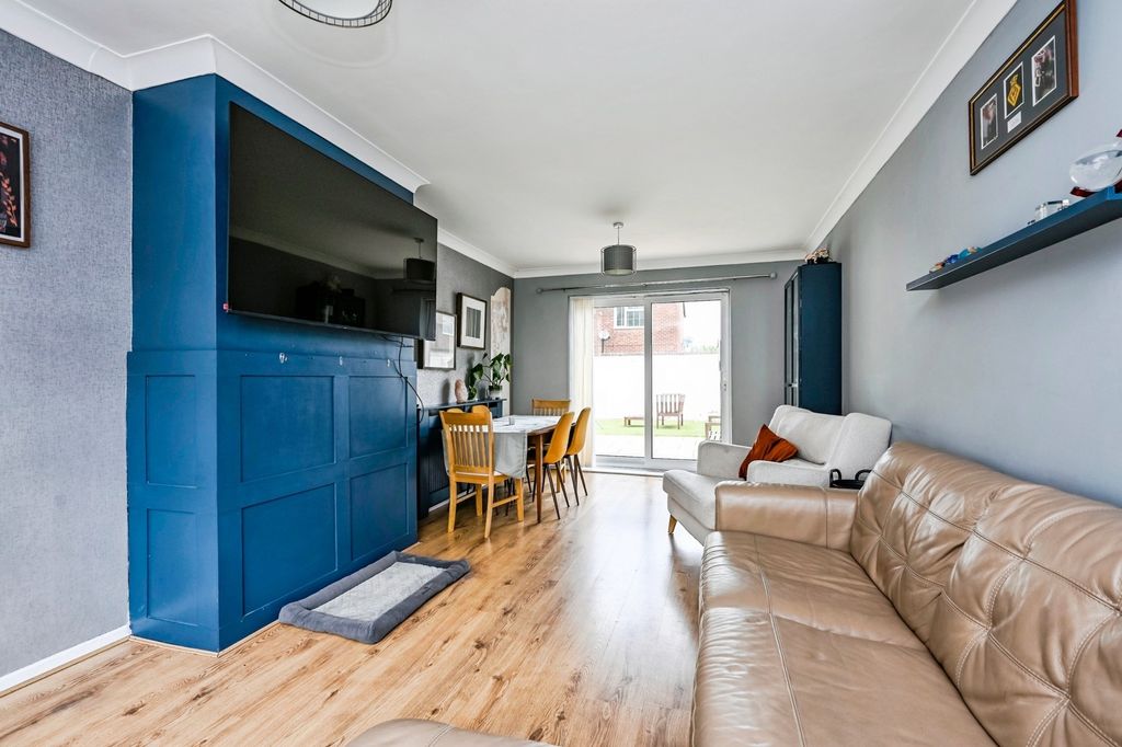 Property photo 2 of 18 Pbox-Img.Jpg