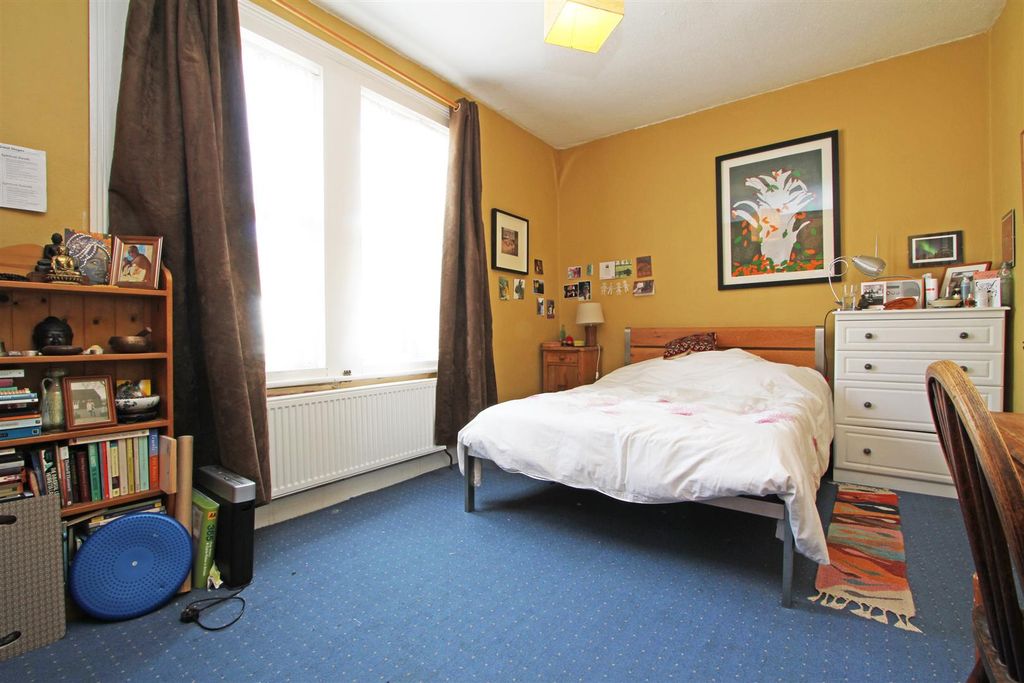 Property photo 3 of 8 57 Kenlor Road Bedroom 2.Jpg