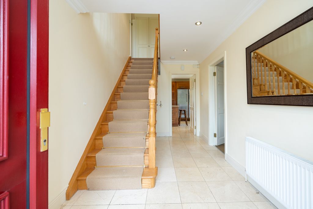 Property photo 2 of 26