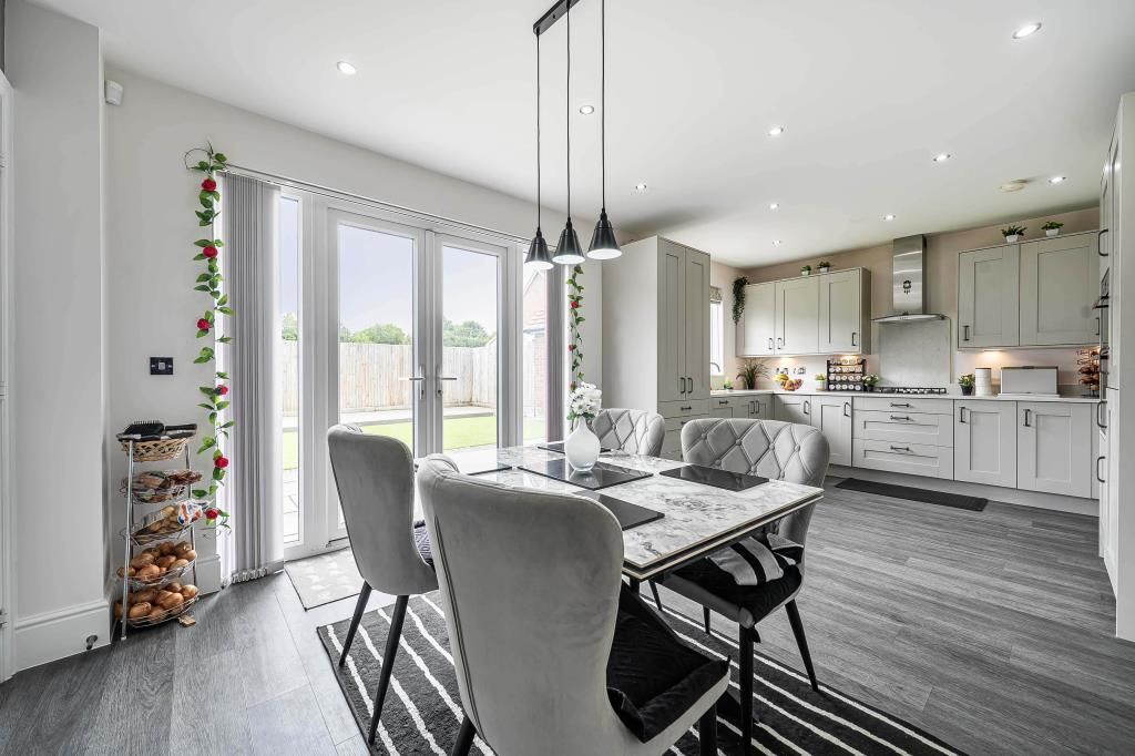 Property photo 3 of 16 Kitchen Diner