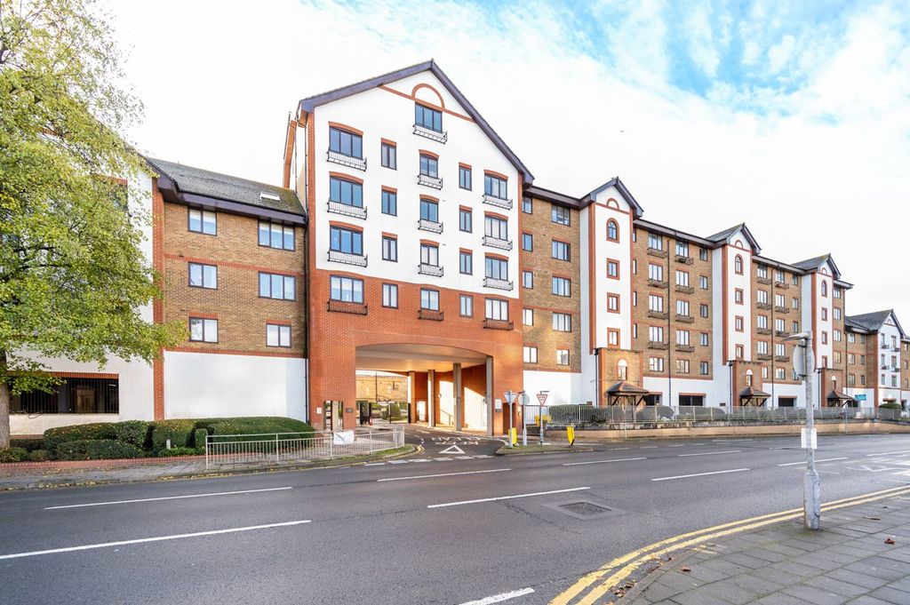 Property photo 2 of 9