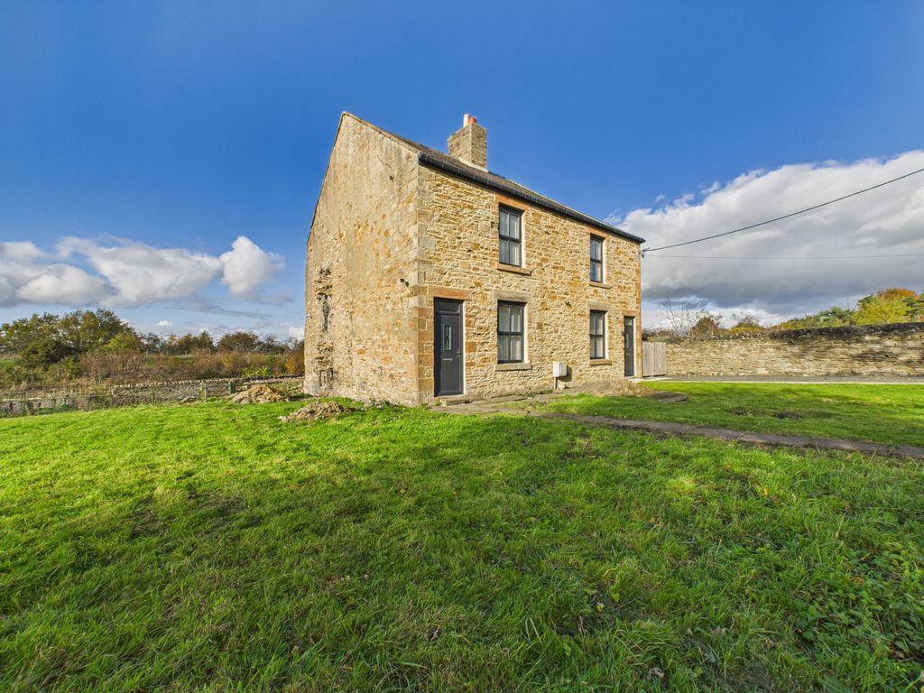 Property photo 2 of 27